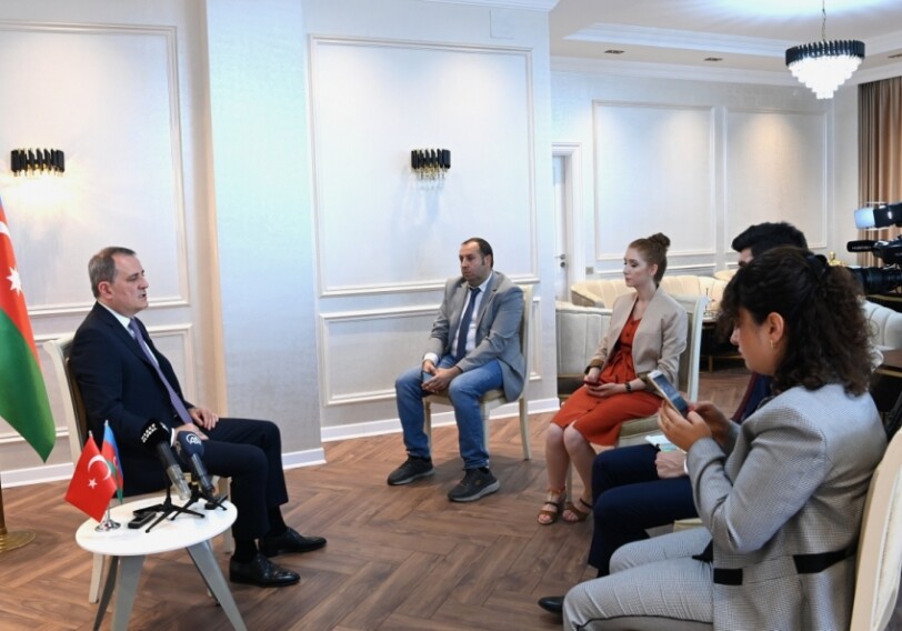 Глава МИД Азербайджана дал интервью ведущим медиаструктурам Турции (Фото)