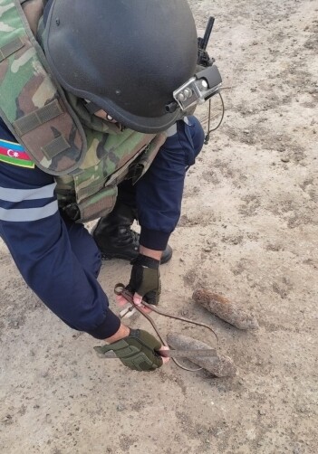 В Сумгайыте обнаружены боеприпасы (Фото)