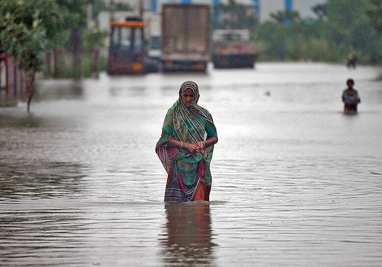 Более 30 человек погибли в результате наводнения на северо-востоке Индии