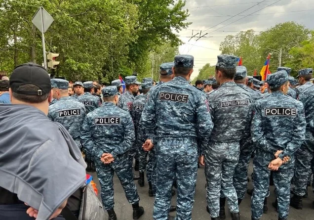 В Ереване задержали уже более 200 участников протестной акции