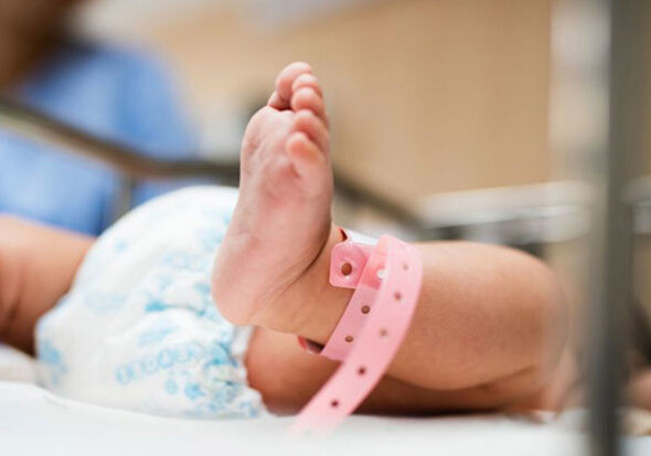 Один из новорожденных близнецов умер шесть дней спустя