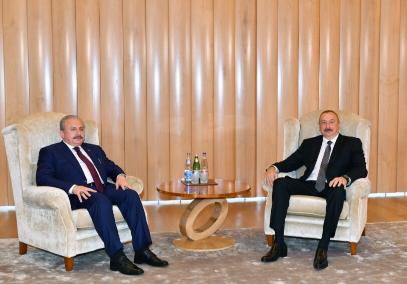 Президент Азербайджана принял Мустафу Шентопа (Обновлено)