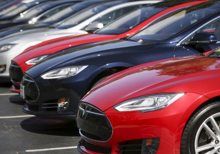 Tesla отзывает 40 тыс. электромобилей из-за проблем с усилителем руля