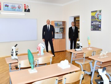 Президент Азербайджана посетил школу №35 (Фото)