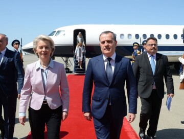 Президент Европейской комиссии прибыла с визитом в Азербайджан