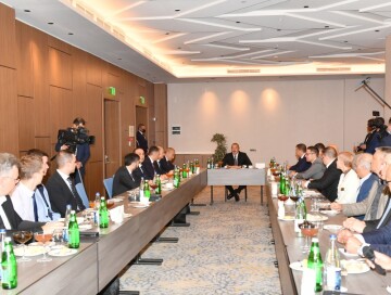 Президент Ильхам Алиев встретился с представителями бизнес-кругов Болгарии (Фото-Обновлено)