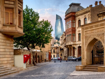 В Баку начались мониторинги в связи с незаконным вмешательством в облик памятников