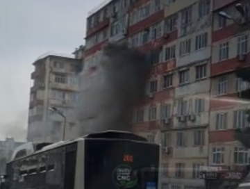 В Баку в жилом доме произошел пожар, 5 жильцов эвакуированы (Фото-Видео)