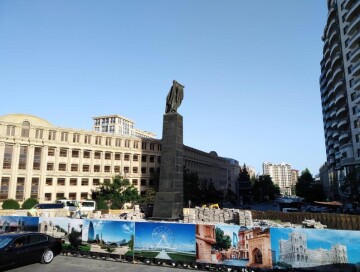 Что происходит вокруг памятника освобожденной женщине? – Комментарий ИВ Баку (Фото)