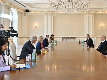 Президент Ильхам Алиев принял вице-президента Всемирного банка