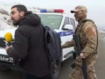 «Я не уйду, это территория Азербайджана» – Ответ журналиста миротворцам (Видео)