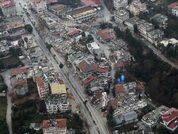 Число жертв землетрясений в Турции превысило 42,3 тыс.