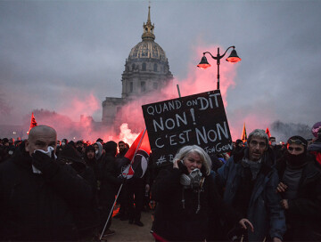 Около 2,8 млн человек во Франции приняли участие в протестах против пенсионной реформы