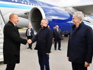 Президент Азербайджана прибыл с рабочим визитом в Российскую Федерацию (Фото-Добавлено)