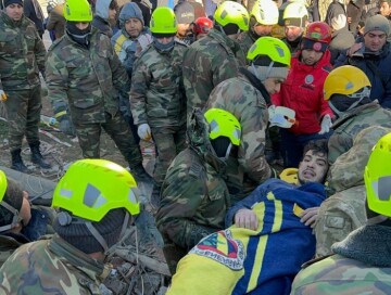 Спасатели МЧС Азербайджана вытащили из-под завалов в Турции 44 человека (Фото)