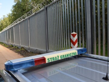Польша окончательно возвела стену на границе с Беларусью