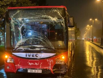 В Баку автобус сбил 14-летнюю девочку