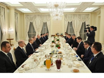 В честь президента Румынии в Баку дан официальный прием (Фото)