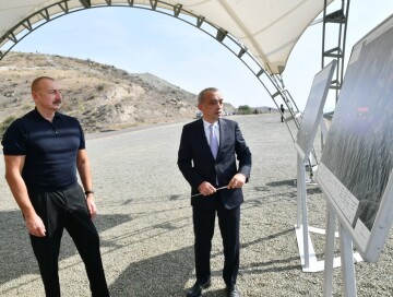 Ильхам Алиев ознакомился в Губадлы с проектами водохранилищ «Забухчай» и «Бергюшадчай» (Фото)