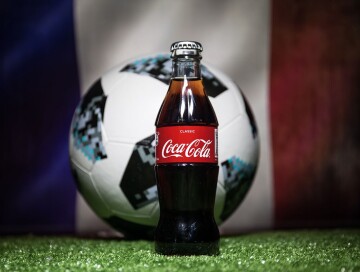 Футболистам «ПСЖ» запретили пить «Кока-колу» во время приема пищи на базе