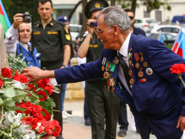 В России и Азербайджане отмечают 78-ю годовщину Победы над фашизмом в Великой Отечественной войне