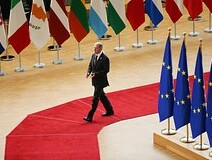 Страны ЕС договорились о постоянной помощи Украине