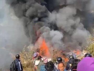 Число жертв авиакатастрофы в Непале возросло до 72