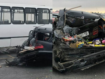 В Баку пассажирский автобус столкнулся с автомобилем (Фото)