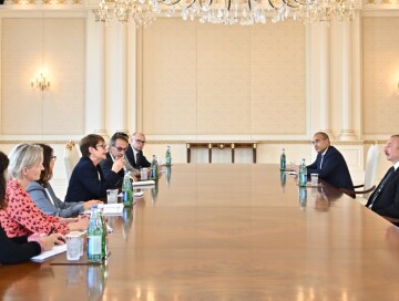 Ильхам Алиев принял делегацию во главе с президентом Европейского банка реконструкции и развития (Фото)